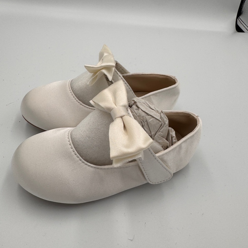 Felix & Flora Toddler Girls Size 7 Charming Ivory Formal Dress Shoes with Bows